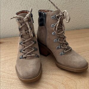 Stylish Lace-Up Brown Boots for Women